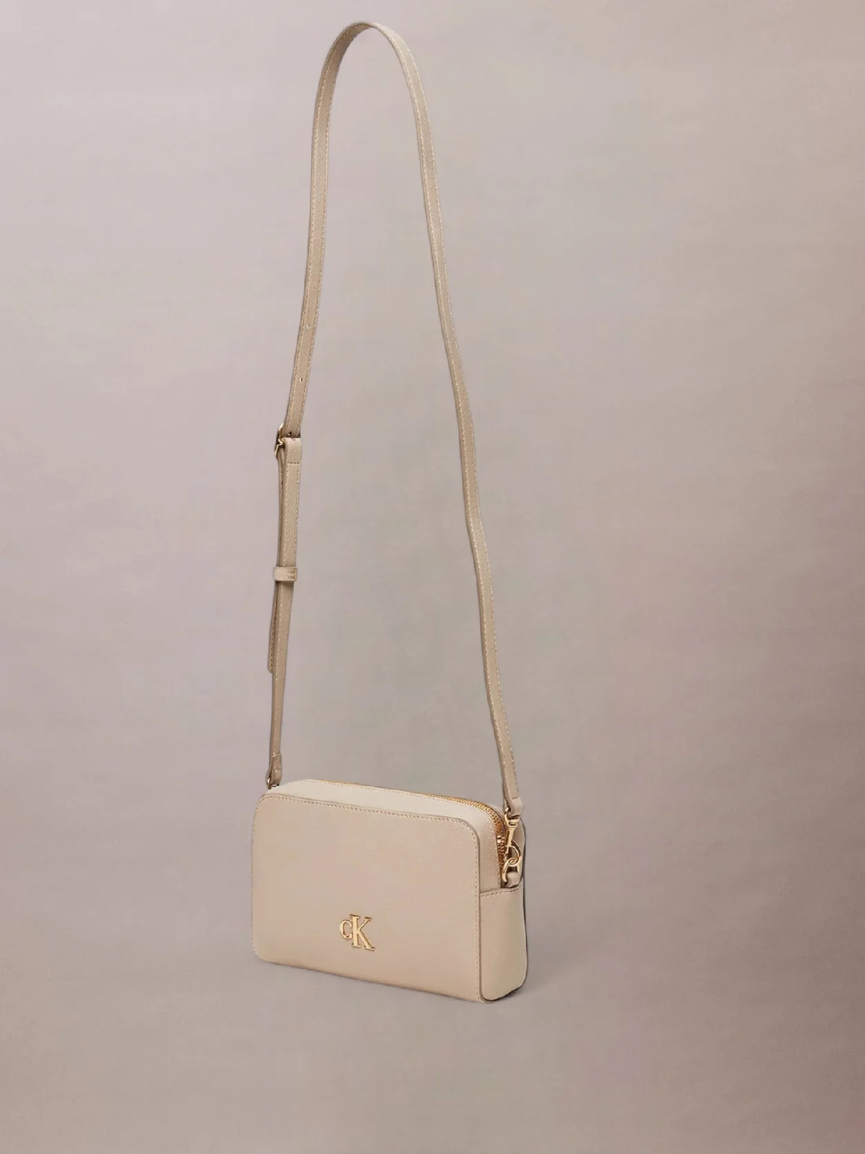 Chateau Crossbody Camera Bag